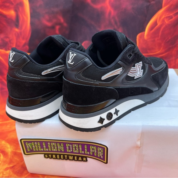 Louis Vuitton run away sneaker LV- 5/7M - Picture 8 of 10
